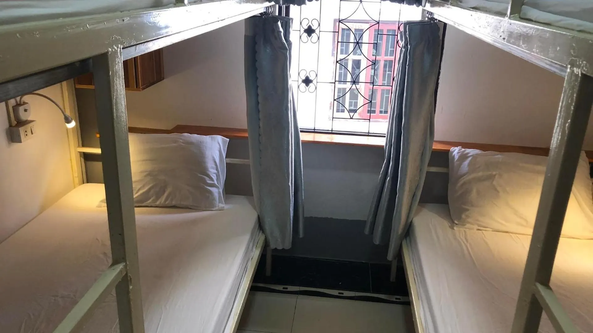 Hostel City Backpackers Center Luang Prabang